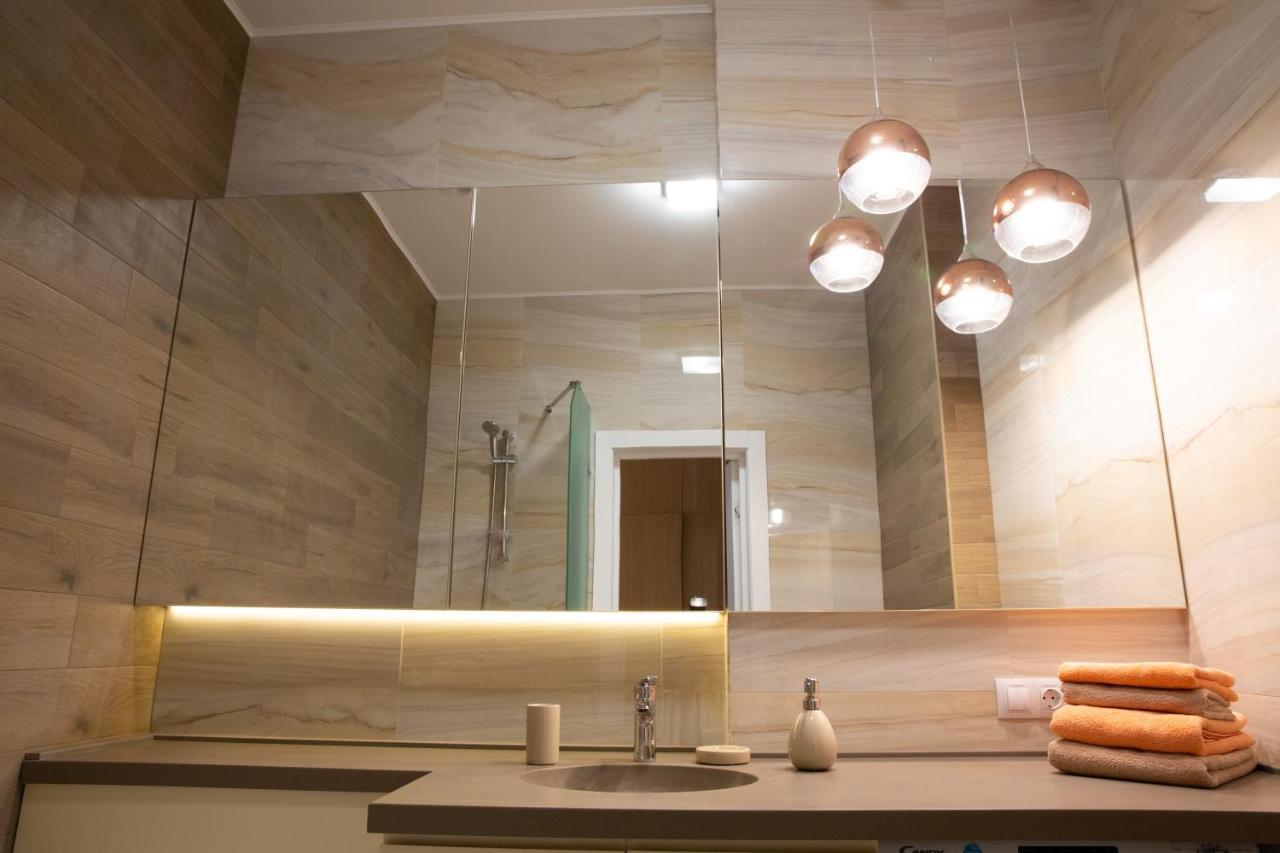 Comfortable Apartments French Quarter Акумулятори Світло Інтернет Завжди Kyiv Exterior photo