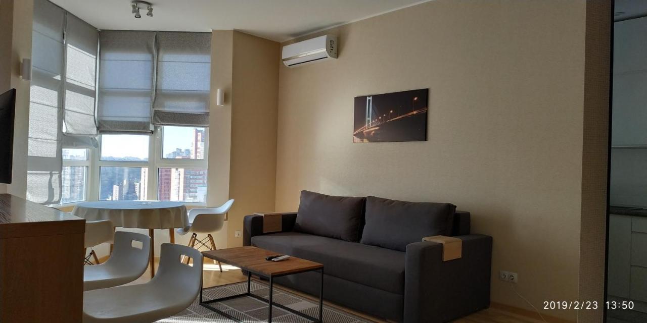 Comfortable Apartments French Quarter Акумулятори Світло Інтернет Завжди Kyiv Exterior photo